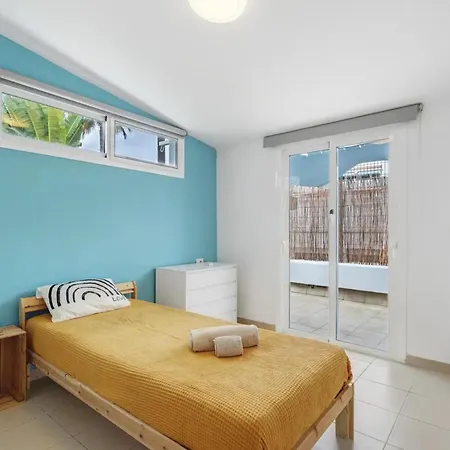 Child-friendly, 3-bedroom With Garden Near The Aqualand Costa Adeje (Tenerife)
